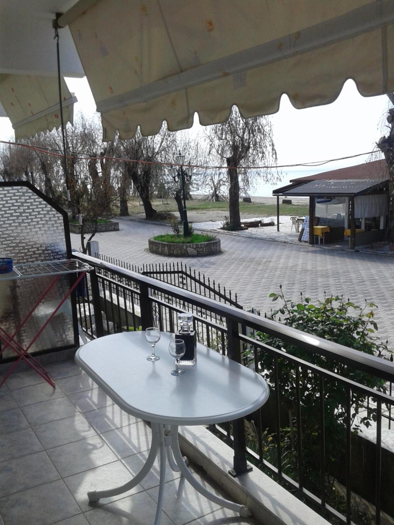 Seaside Studios Паралия Дионисиу Екстериор снимка